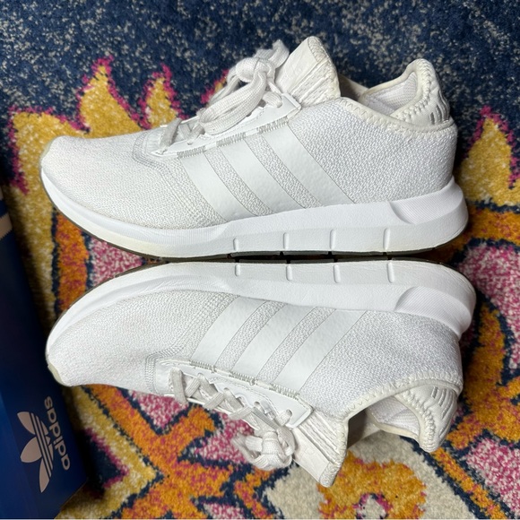 Adidas Swift Run X Triple White Sneakers sz 9 - Picture 5 of 10